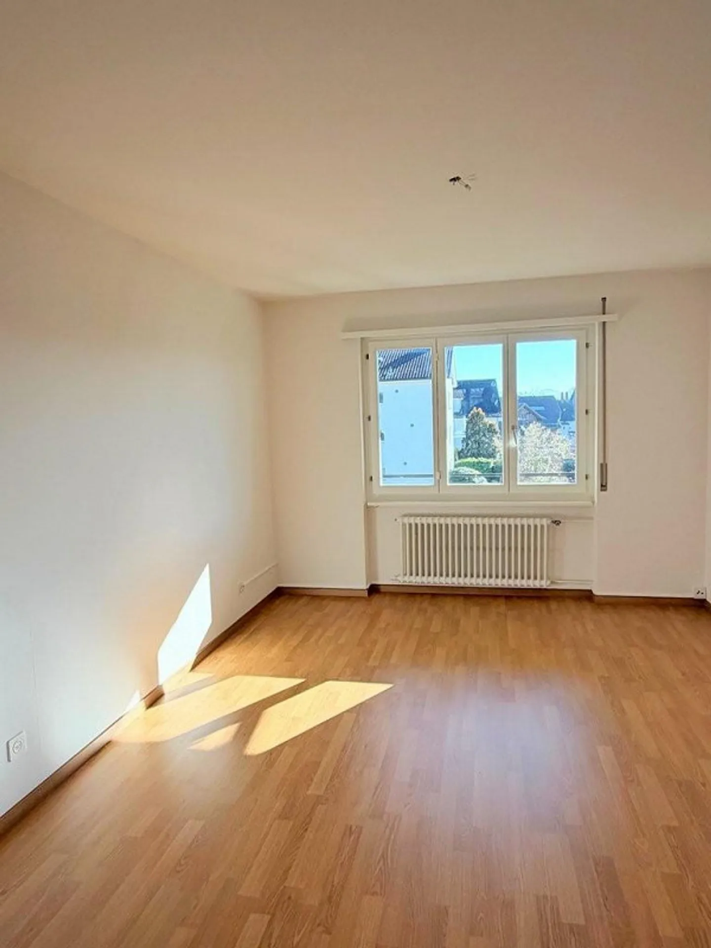 Appartement 3 pièces à Zollikon à louer jusqu'au 31.03.2028 - Photo 2 sur 8