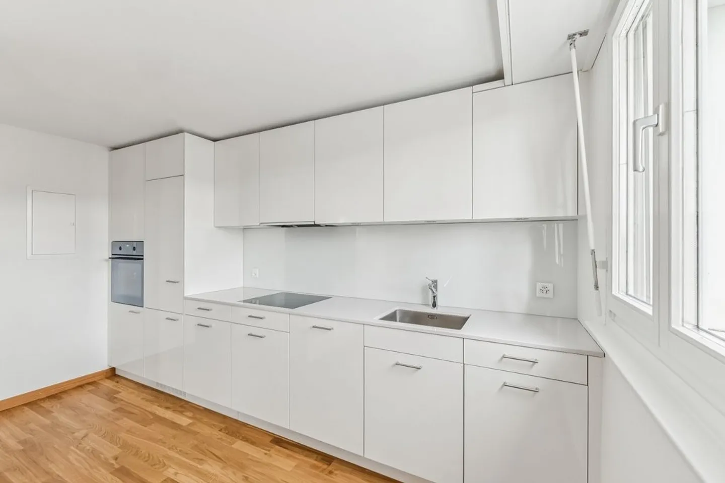 frisch sanierte Dachwohnung in ruhiger Liegenschaft - Foto 1 von 11