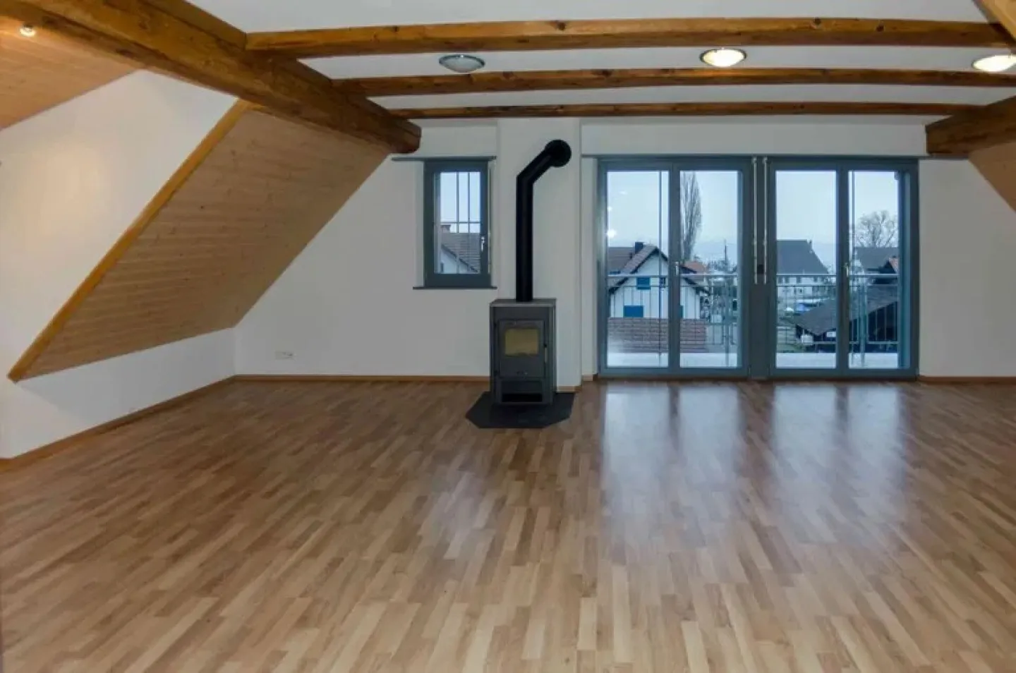 Appartamento duplex di 5,5 stanze con vista sul lago in edificio storico - Foto 5 di 13