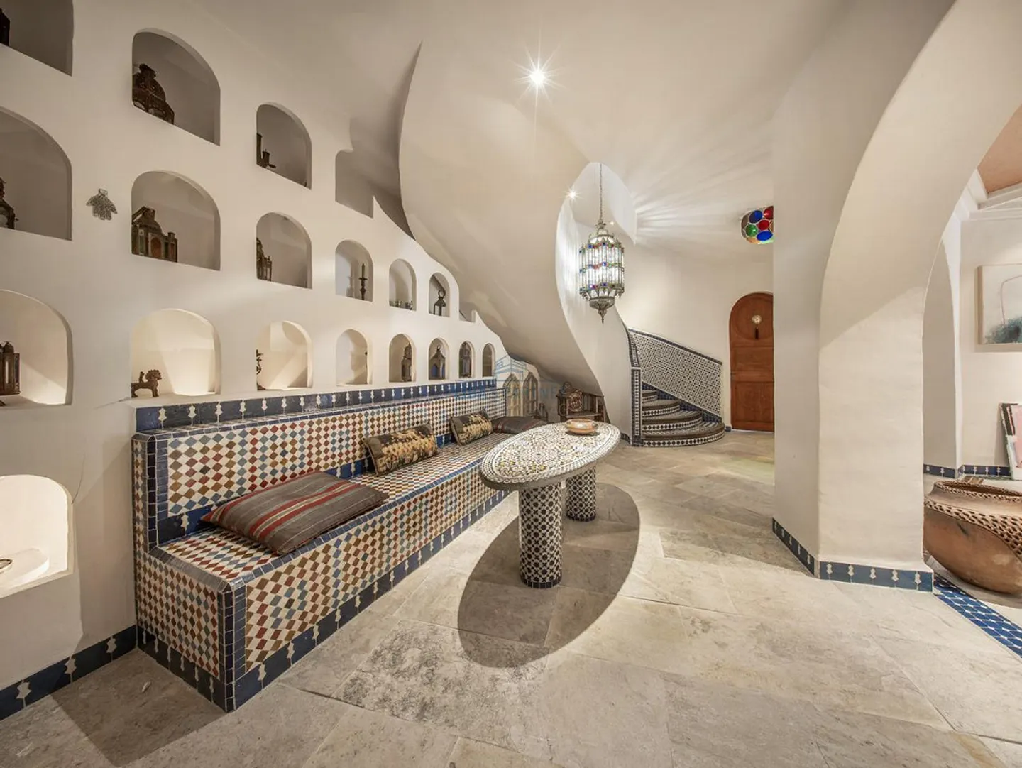 Unique villa with exclusive living environment & plenty of space to live - Photo 5 of 19