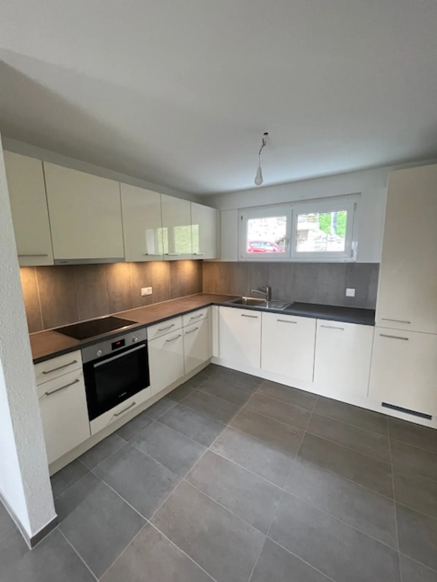 4.5 Room Apartment - Photo 1 of 18