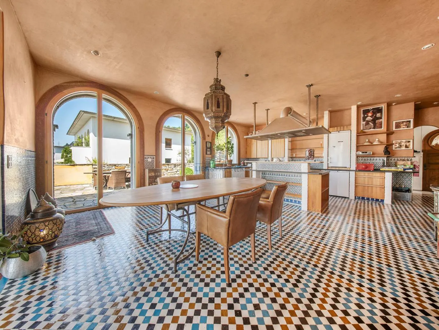 Unique villa with exclusive living environment & plenty of space to live - Photo 12 of 19