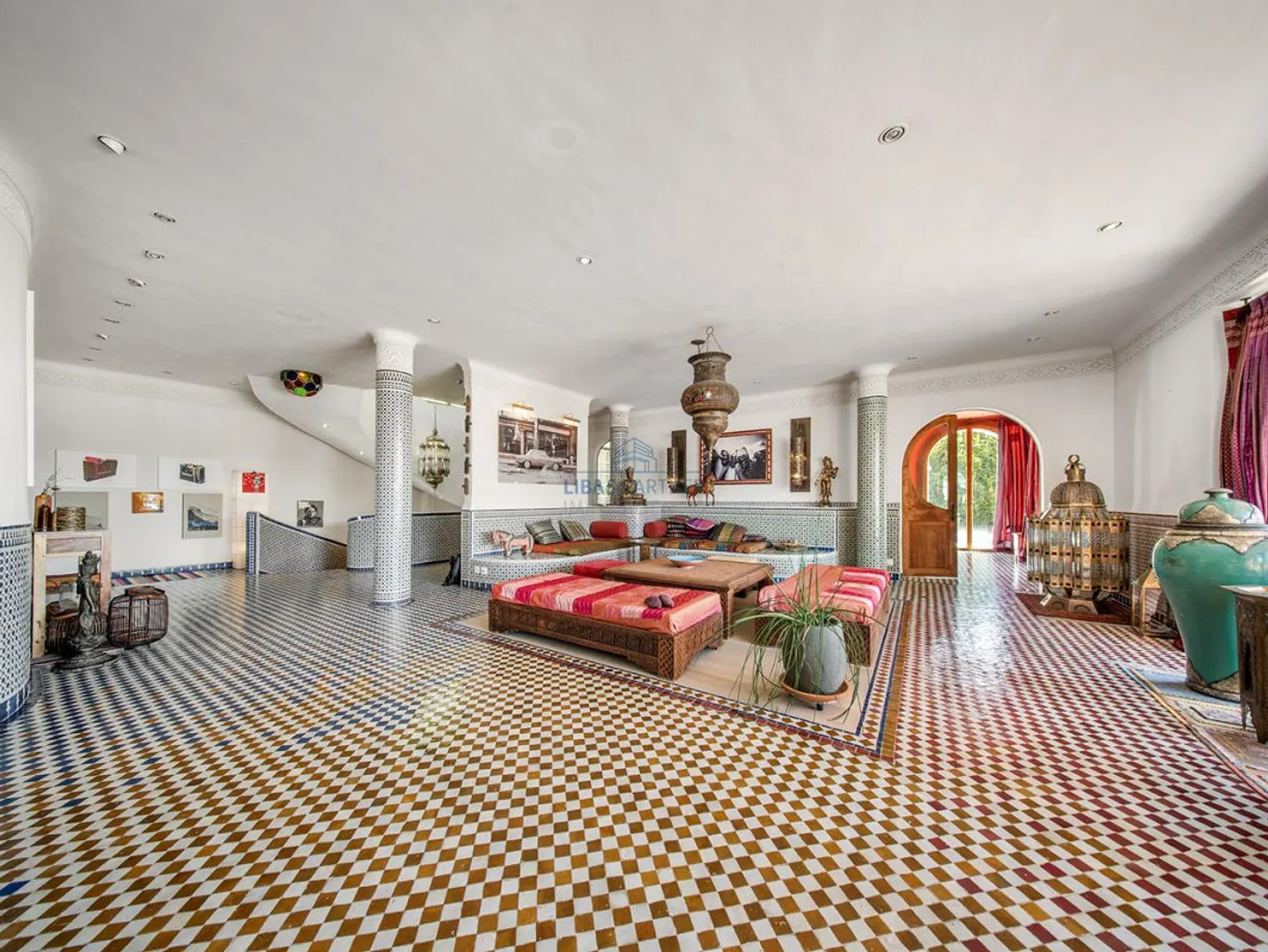Unique villa with exclusive living environment & plenty of space to live - Photo 9 of 19