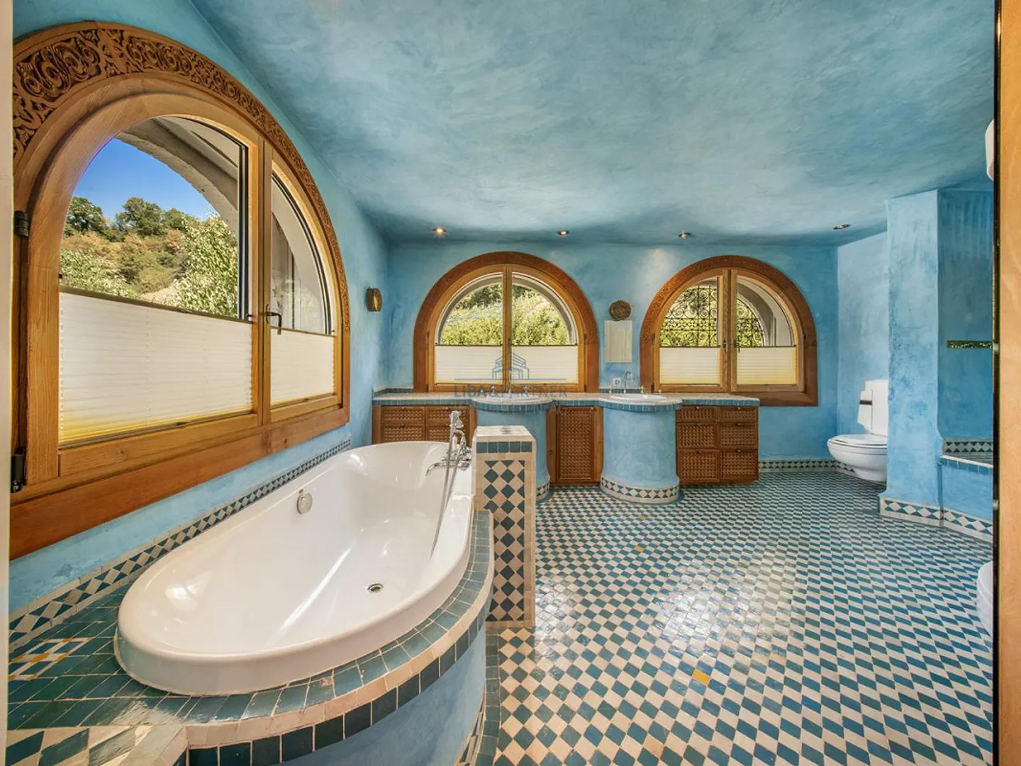 Unique villa with exclusive living environment & plenty of space to live - Photo 17 of 19