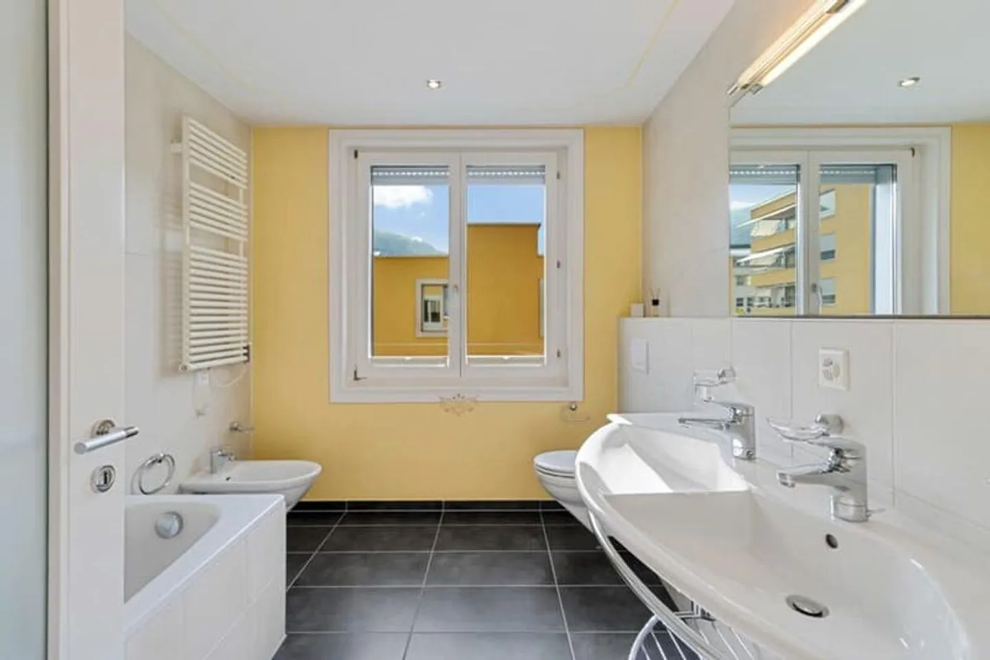 Wunderschöne 4.5-Zimmer-Wohnung in Schwyz - Foto 2 von 7