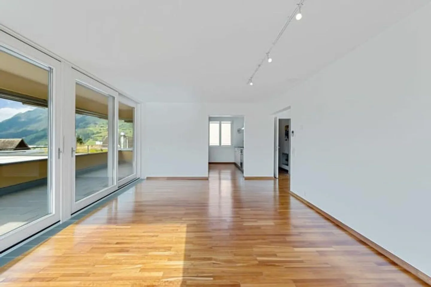 Wunderschöne 4.5-Zimmer-Wohnung in Schwyz - Foto 4 von 7