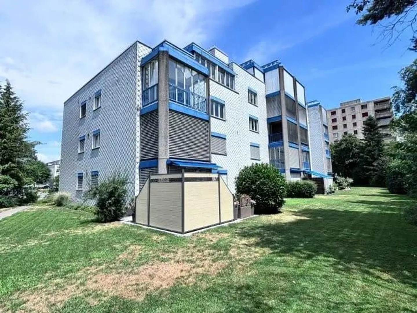Appartement attrayant de 4,5 pièces avec cheminée à Biberist et beaucoup d'espace - Photo 1 sur 6