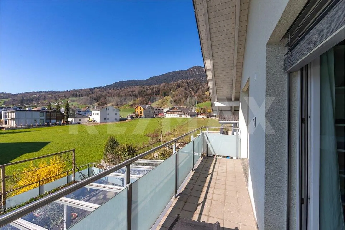 Half of a House with Large Terrace - Photo 12 of 13