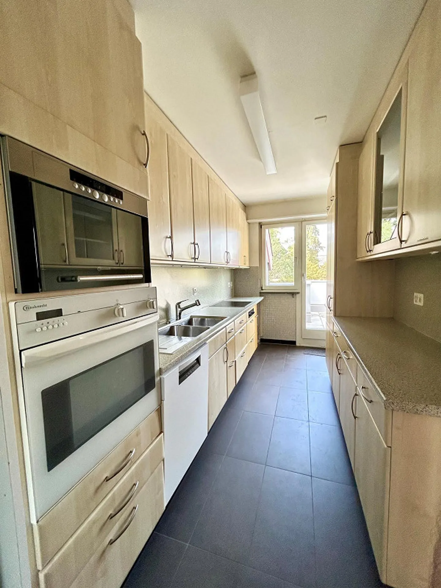 Appartement penthouse lumineux de 4 pièces 115m2 - Photo 4 sur 8
