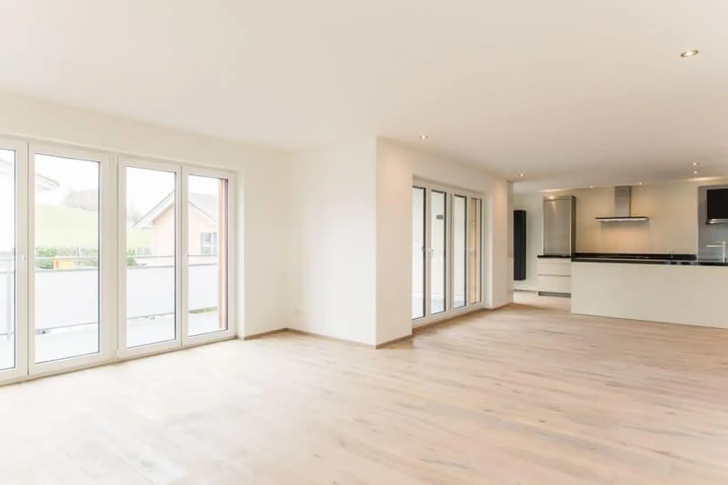 Exclusive 4.5-room apartment in a quiet location - Photo 2 of 19