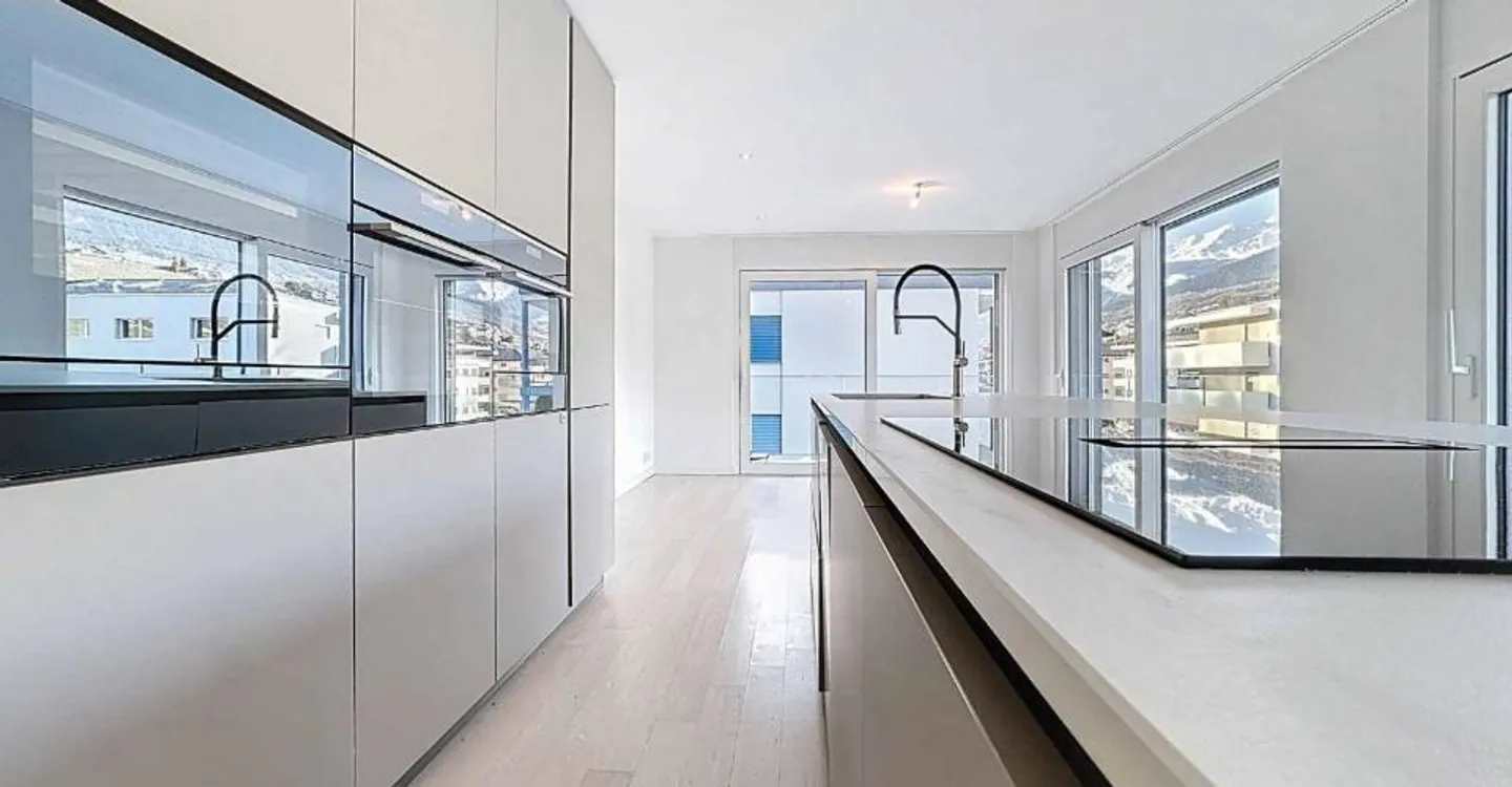 Appartement moderne avec vue montagne - Photo 2 sur 12