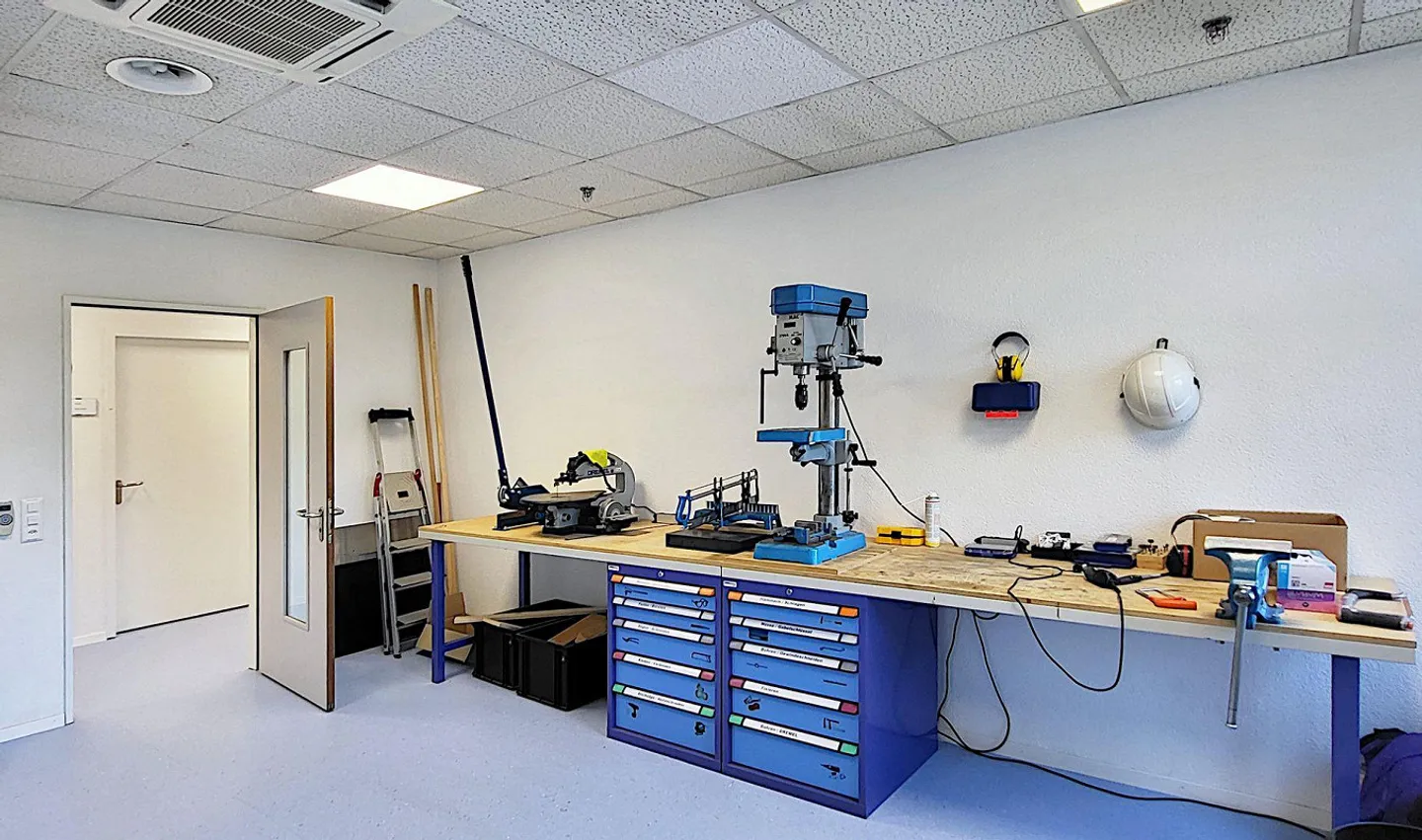 Geräumige Gewerbefläche in Mägenwil - Foto 3 von 7