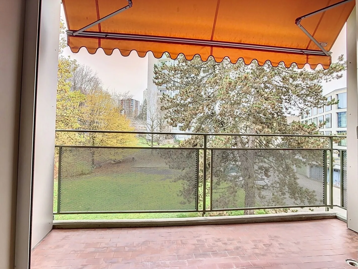 Superbe 2½ pièces rénové en plein coeur de la ville ! - Photo 5 sur 11