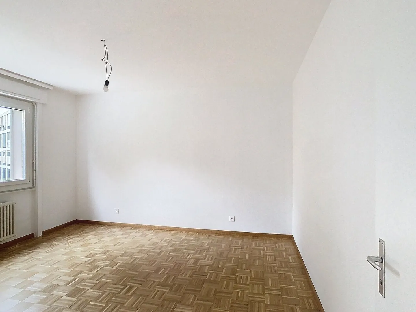 Superbe 2½ pièces rénové en plein coeur de la ville ! - Photo 7 sur 11