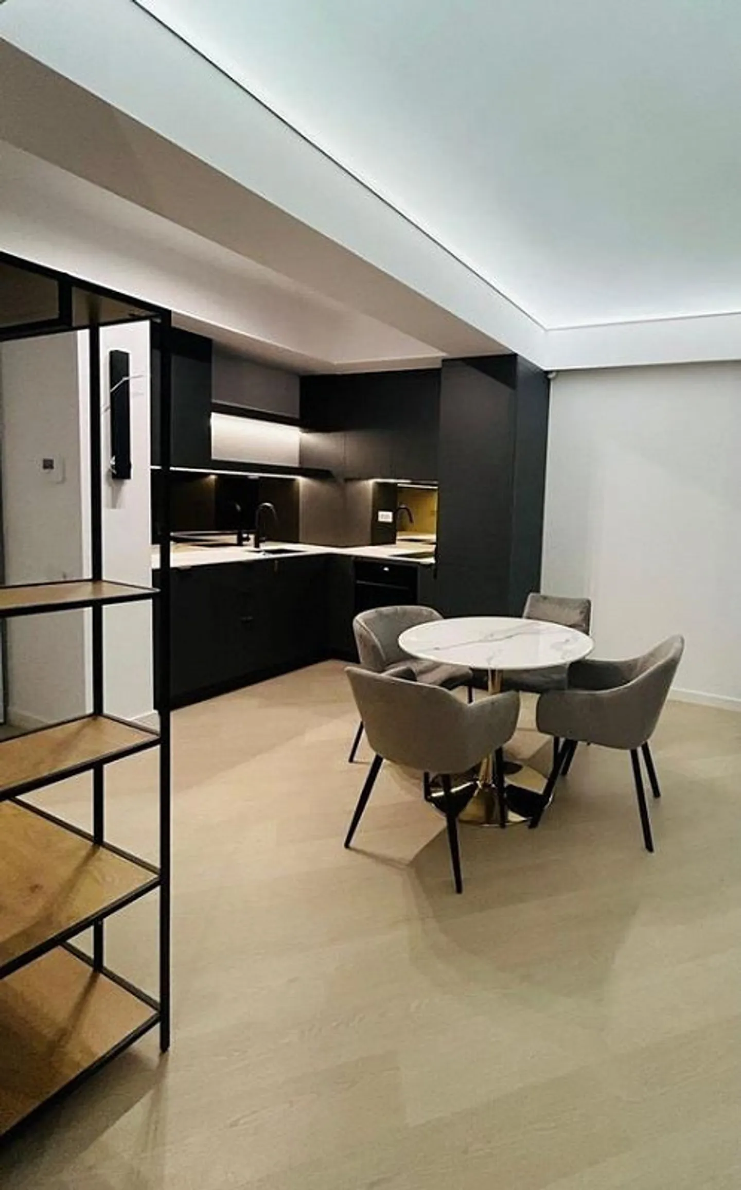 La proprietà si trova in Lilienweg 2, al piano terra - Foto 3 di 13