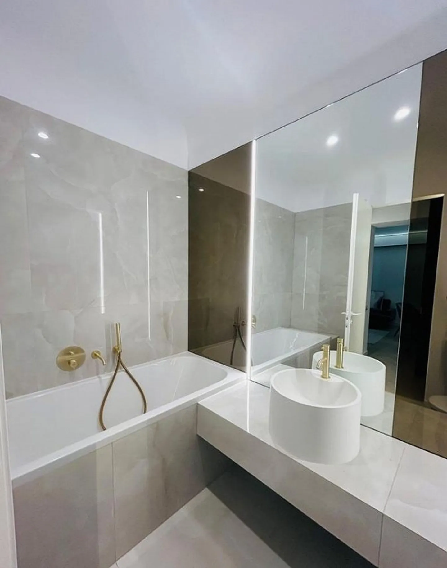 La proprietà si trova in Lilienweg 2, al piano terra - Foto 5 di 13