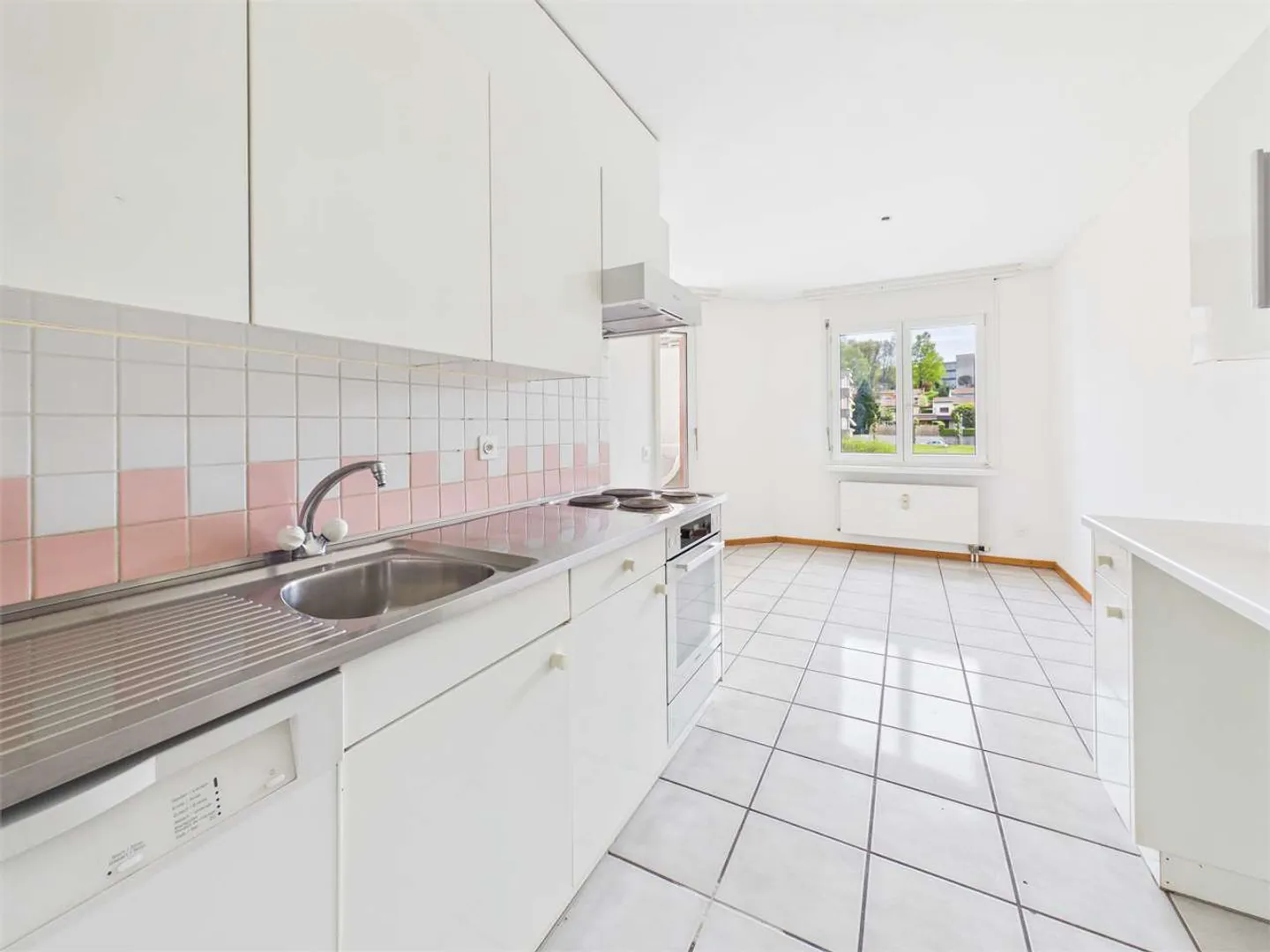 Bright 4.5-room apartment in a strategic location in Breganzona - Photo 3 of 12