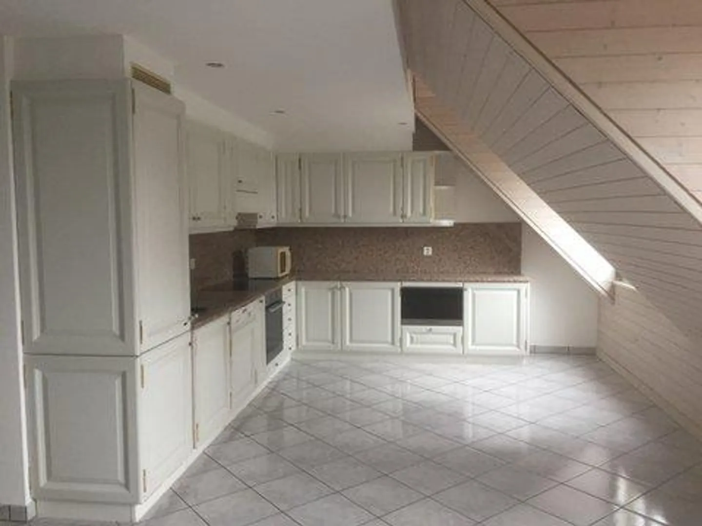 Appartamento su due piani 5 1/2 stanze con grande terrazza - Foto 2 di 9