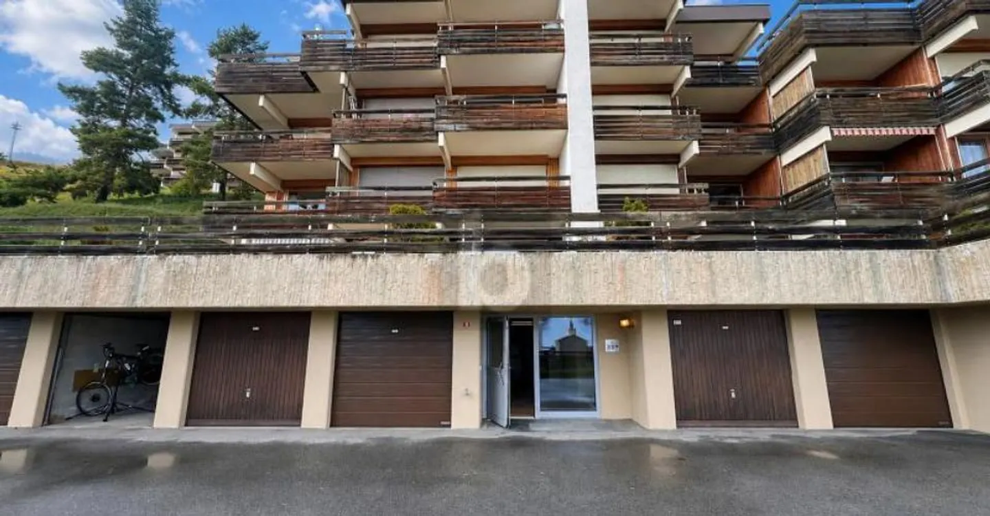 Appartement Charmant avec Terrasse - Photo 1 sur 5