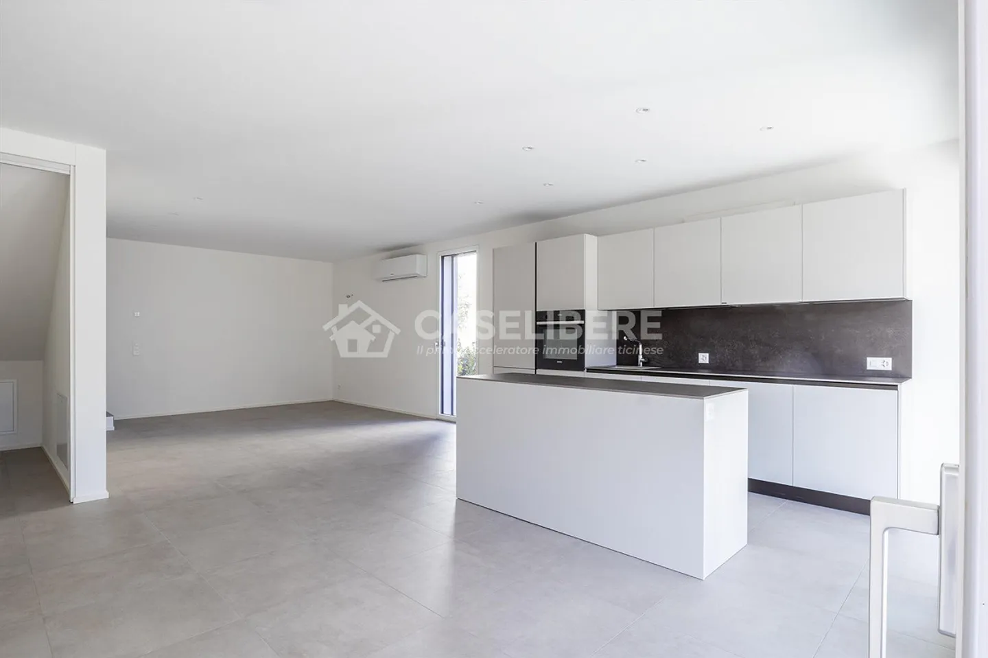 4.5-ZIMMER MAISONETTE MIT GARTEN IN CUREGLIA - Foto 2 von 24