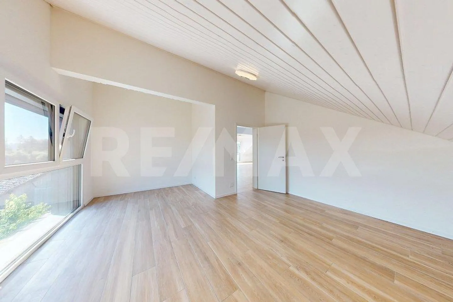 Moderno: appartamento mansardato di 3,5 locali con vista a Golaten (Kallnach) - Foto 10 di 13