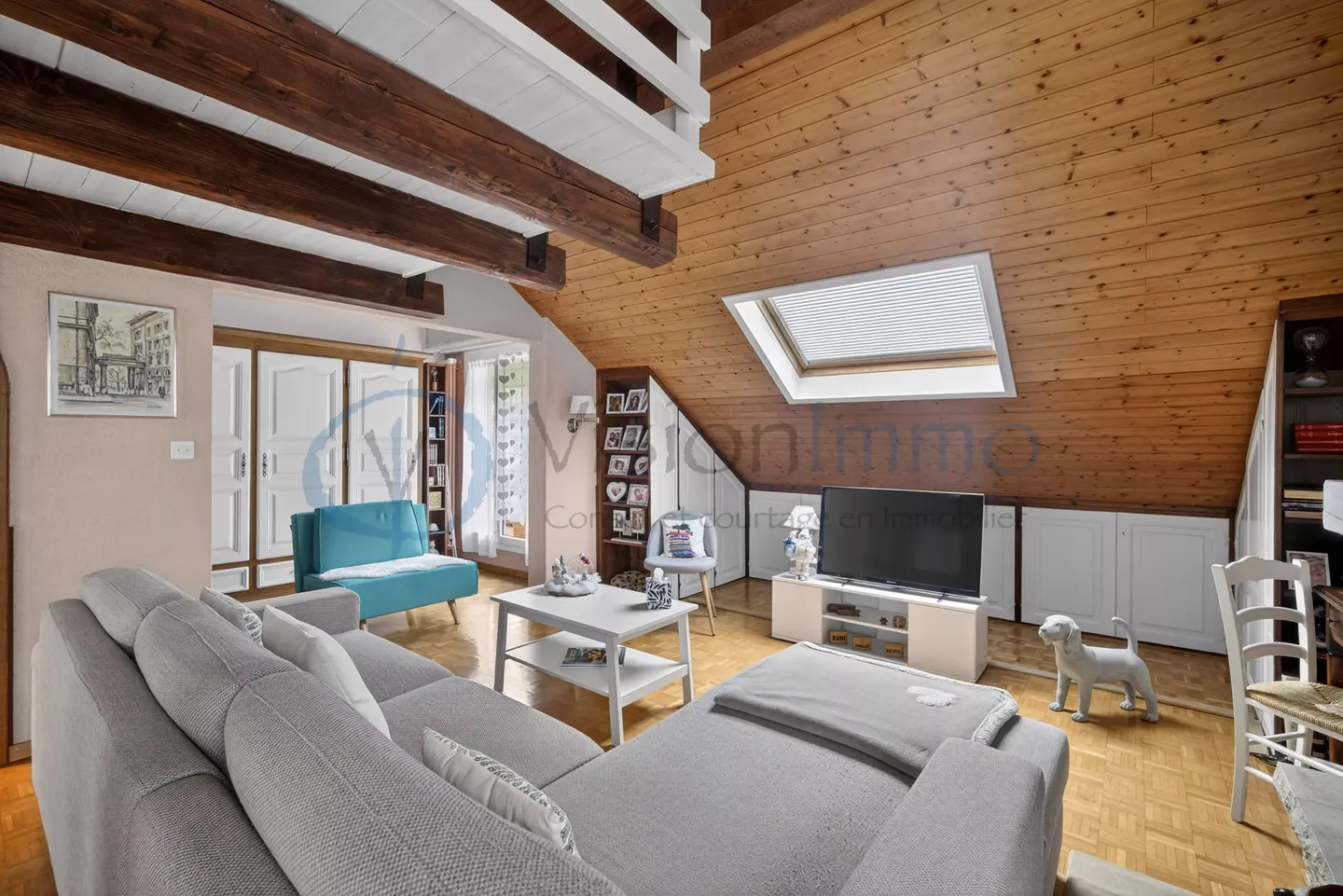 Charming Top-Floor Apartment - Photo 14 of 20