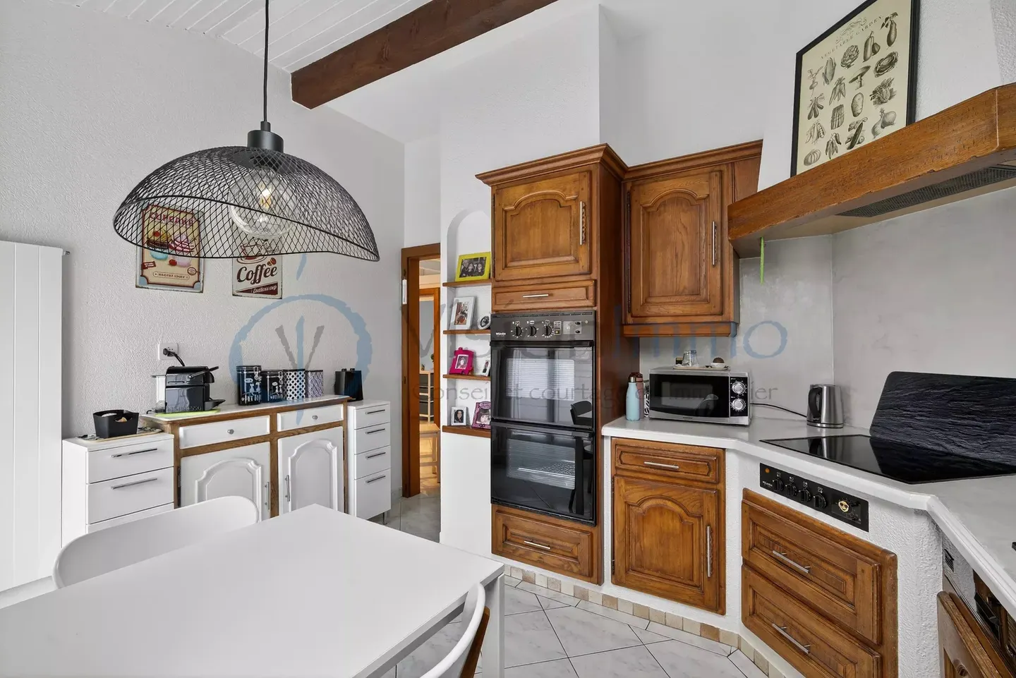 Charming Top-Floor Apartment - Photo 17 of 20