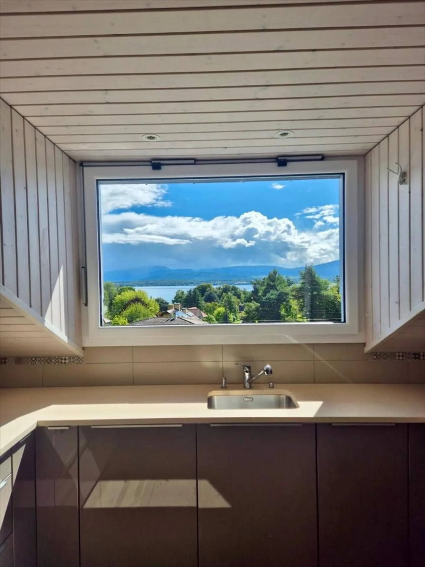 Geräumige 7-Zimmer-Villa mit Panoramablick auf den See und den Mont Blanc - Foto 4 von 7