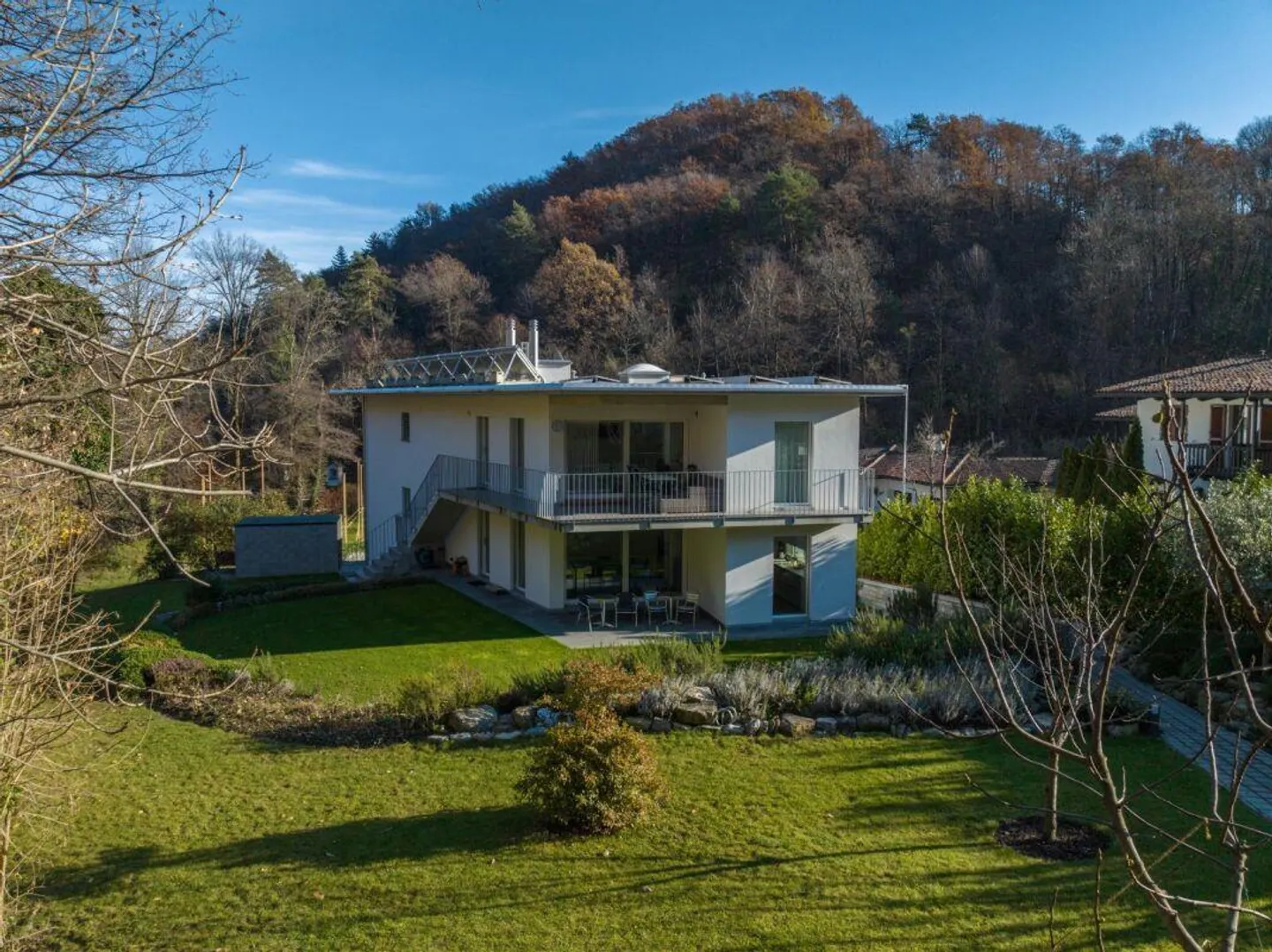 4.5 locali moderno con giardino privato, camino e palestra – Un’oas... - Foto 5 von 6