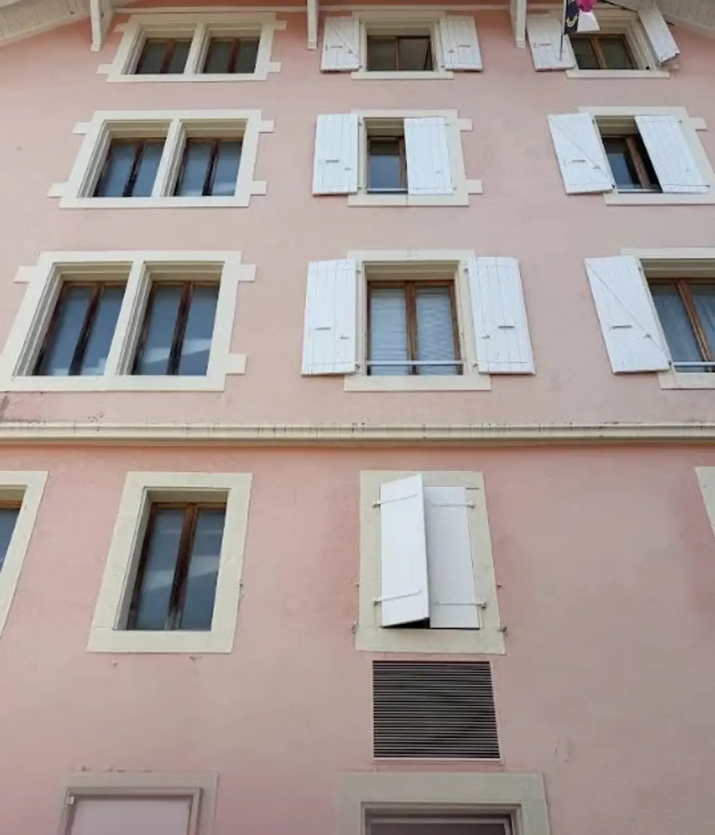 Schönes Gebäude mit 12 Wohnungen in St-Cergue - Foto 2 von 3