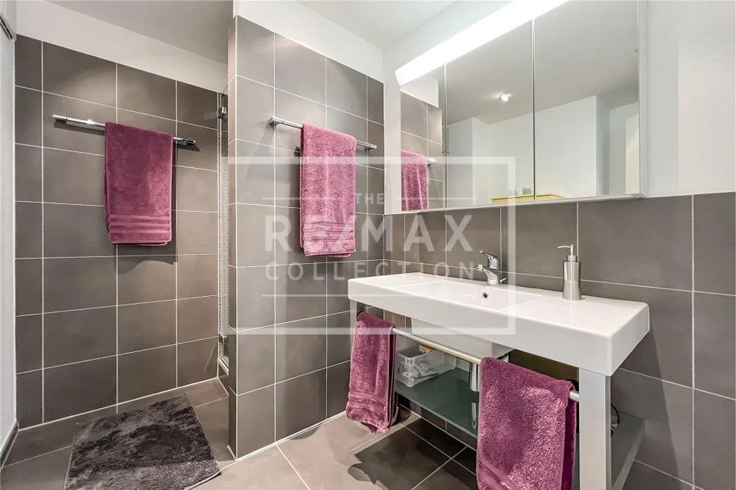 Duplex elegante con vista fiume - Foto 13 di 13