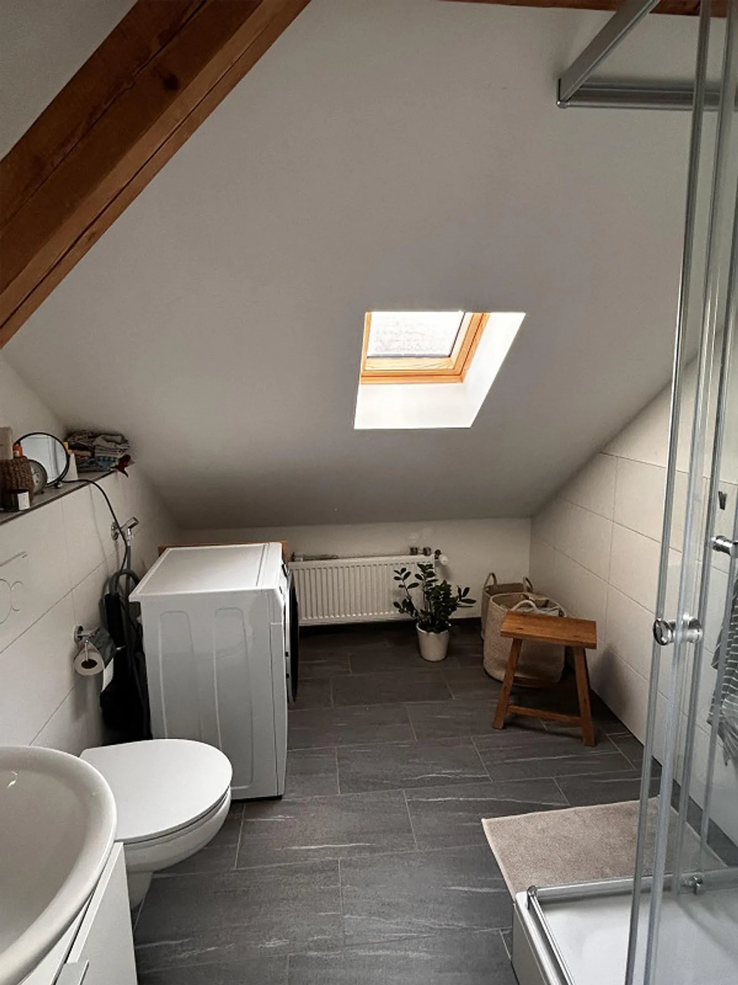 Appartement sous les toits proche de la frontière - Photo 2 sur 5