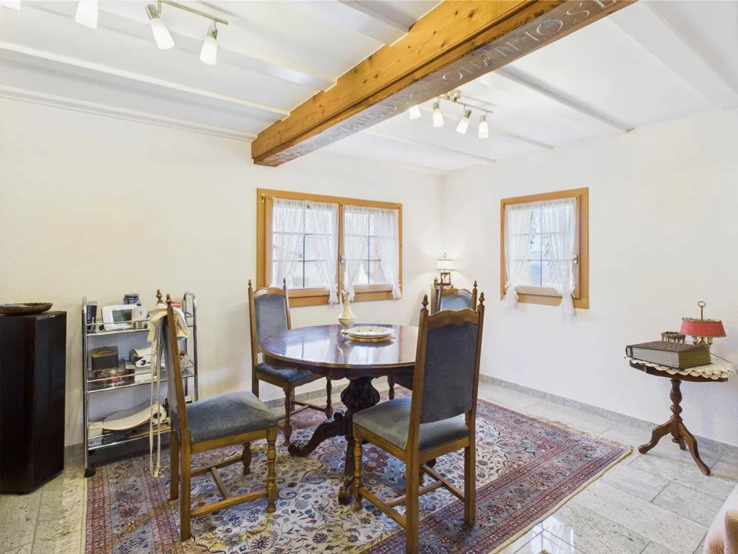 Single-family house in a sunny location with breathtaking views - Photo 4 of 13