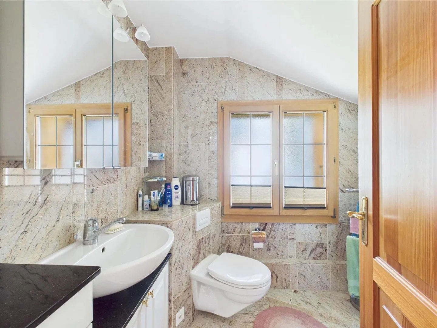 Single-family house in a sunny location with breathtaking views - Photo 9 of 13