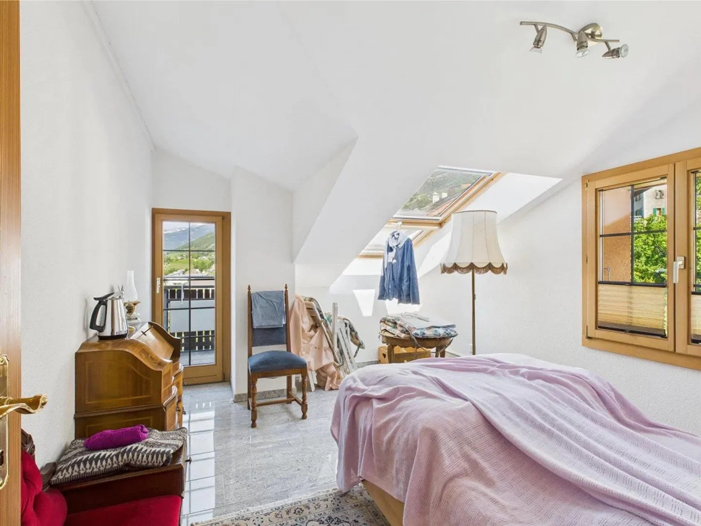 Single-family house in a sunny location with breathtaking views - Photo 12 of 13