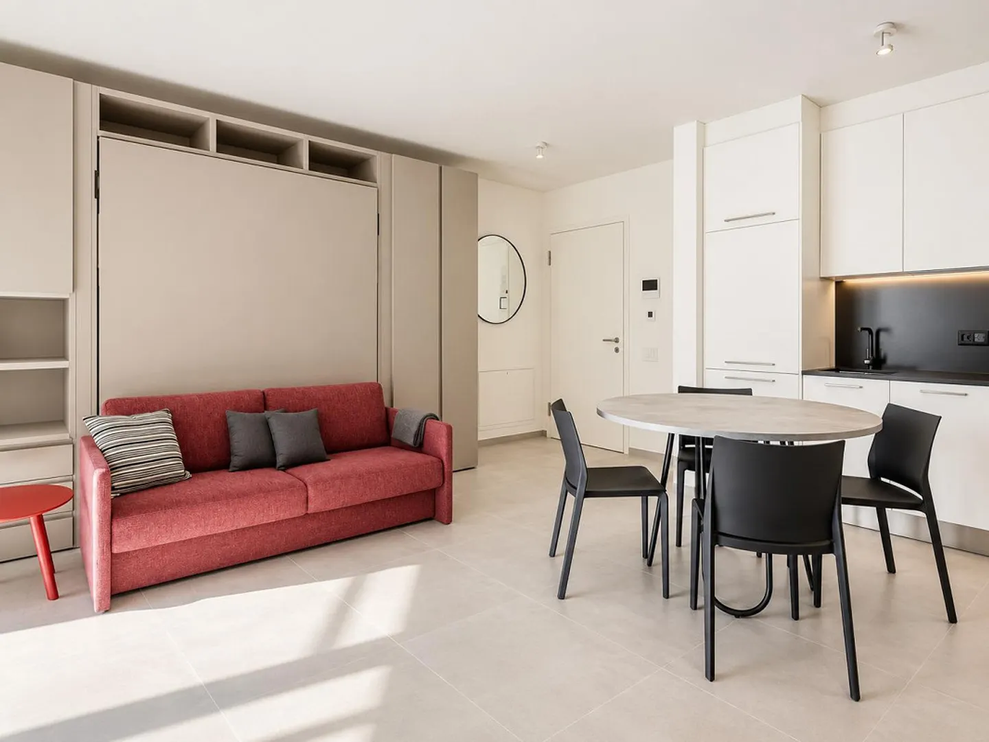 Appartamento moderno con giardino - Foto 1 di 8