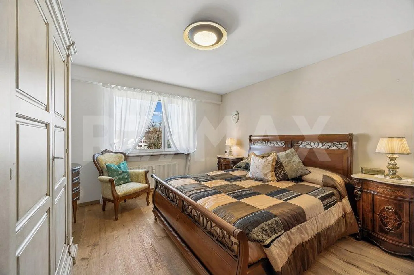 Appartement lumineux de 3½ pièces avec deux balcons - Photo 4 sur 13