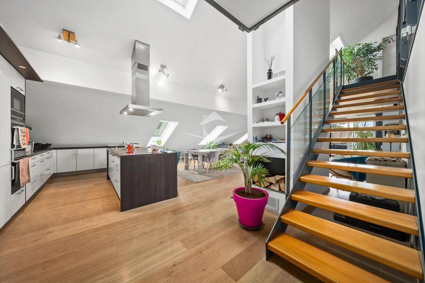 Dachgeschoss 5.5 Zimmer - Foto 3 von 12