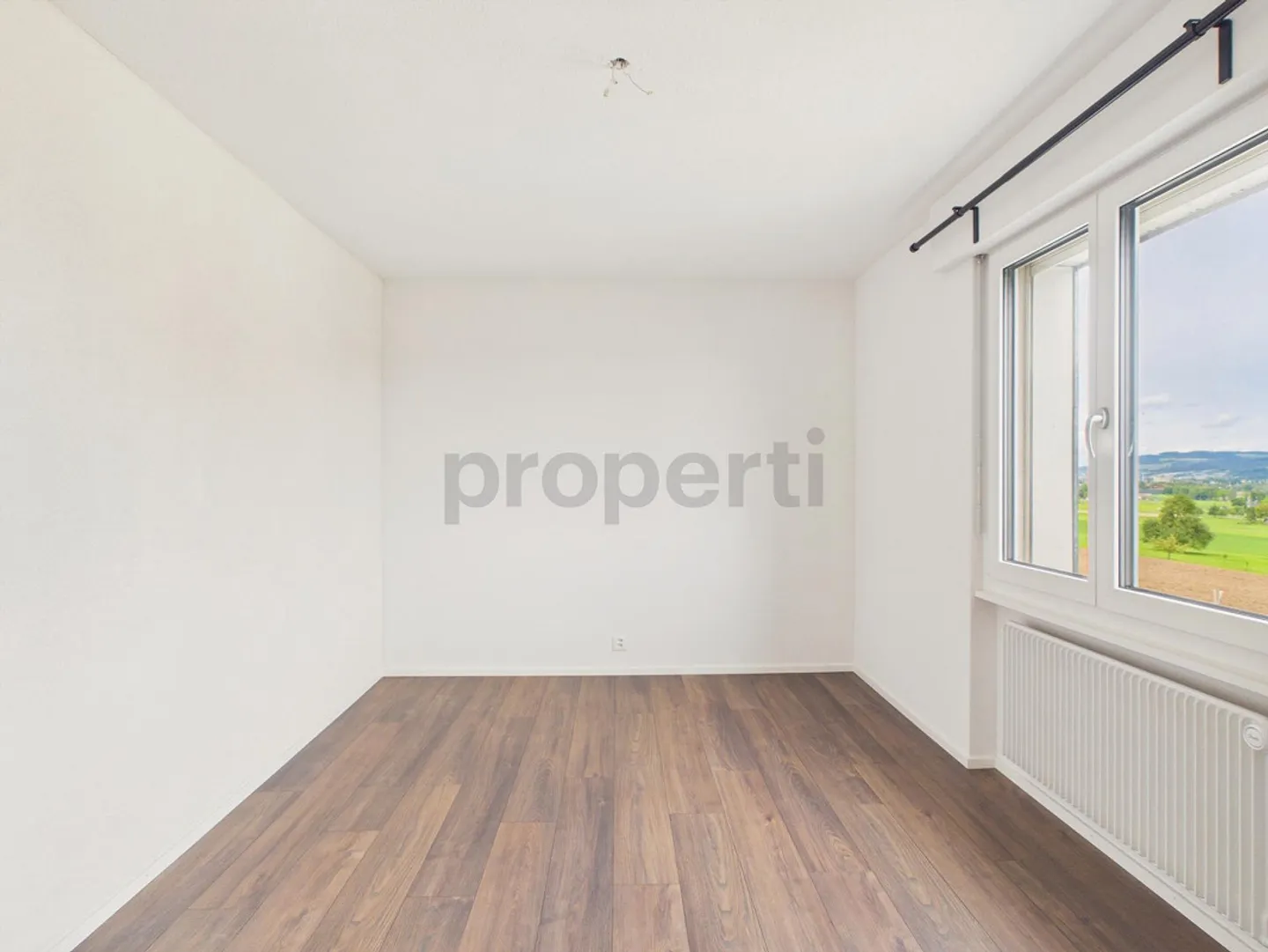 Unique opportunity with lake view: 4.5-room apartment with potential in ... - Photo 10 of 15