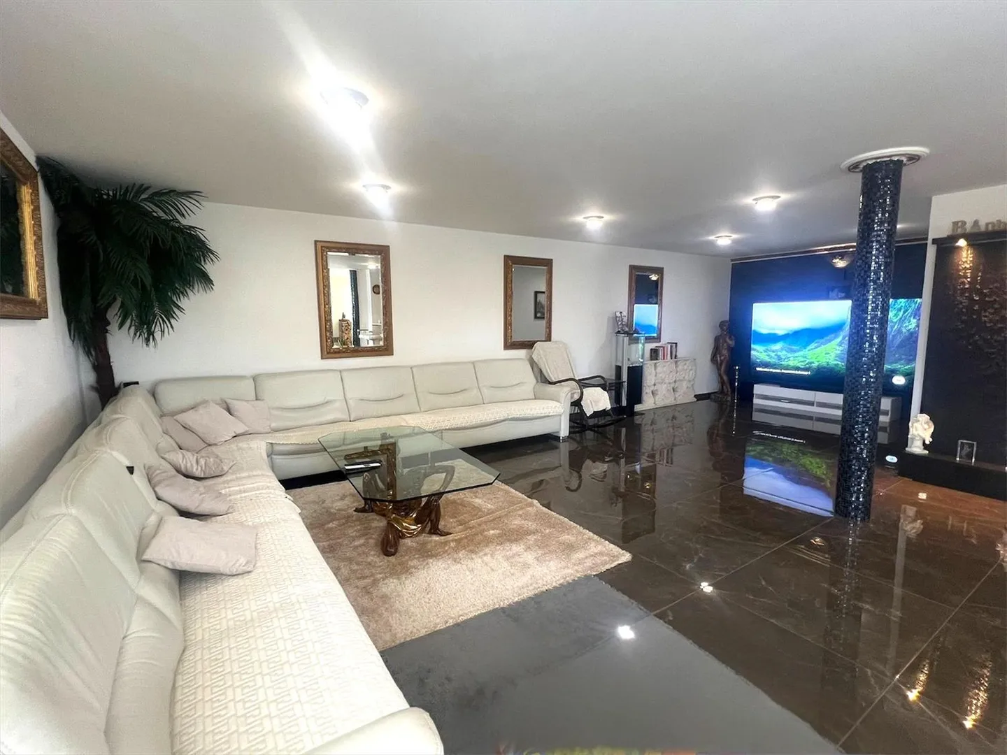 Villa 12,5 Zimmer - Foto 1 von 21