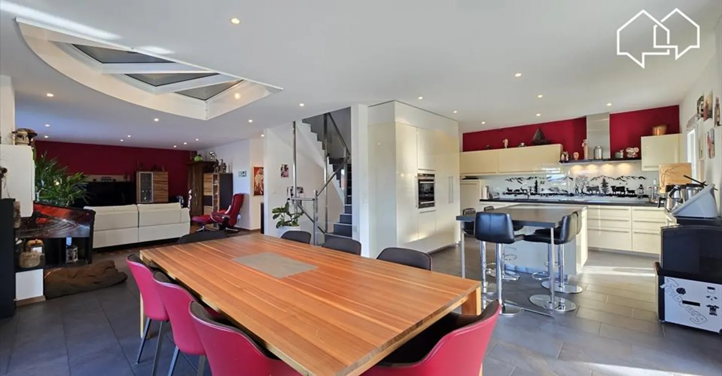 Magnifica casa con studio su un lotto di 1400m² - Foto 3 di 12