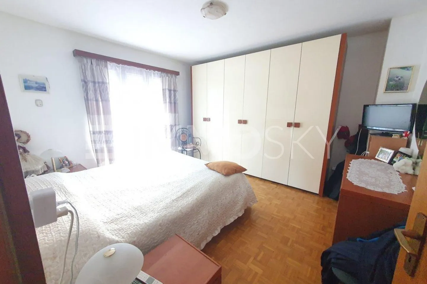 Unabhängige Villa mit Garten und 2 Parkplätzen in Cadenazzo - Foto 4 von 5