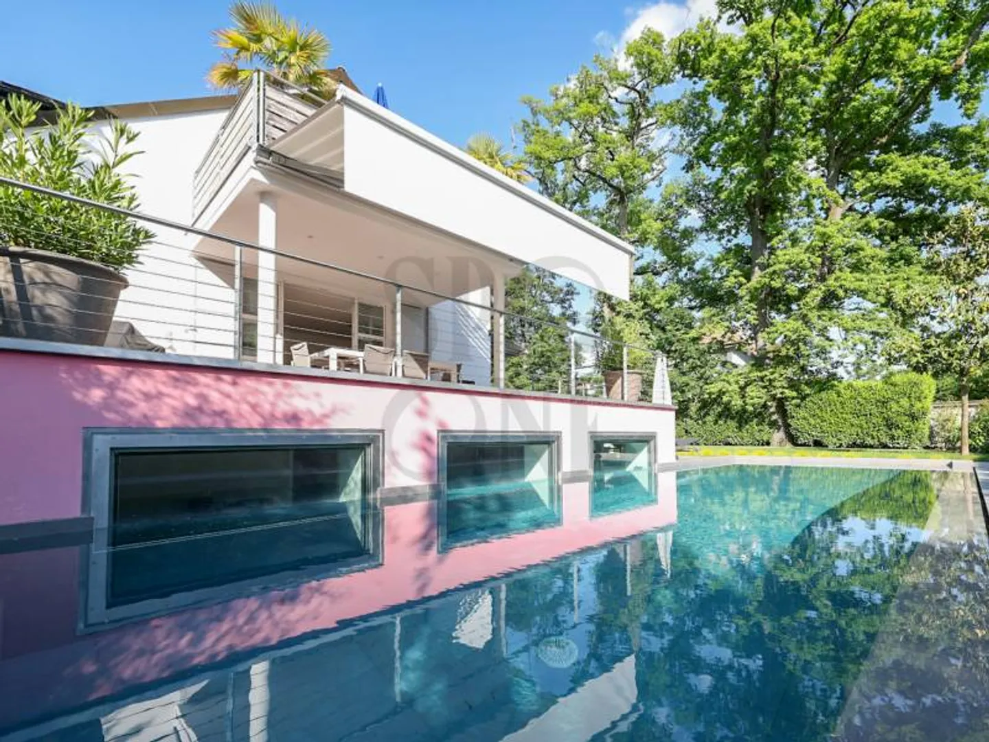 Familienvilla mit Schwimmbad, zwischen Charme und Komfort - Foto 7 von 9