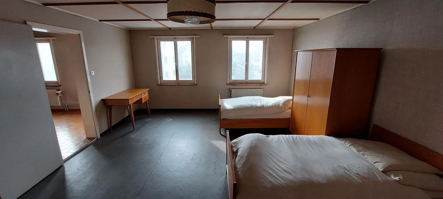 Studio room in a central location in Arnegg - Photo 3 of 7