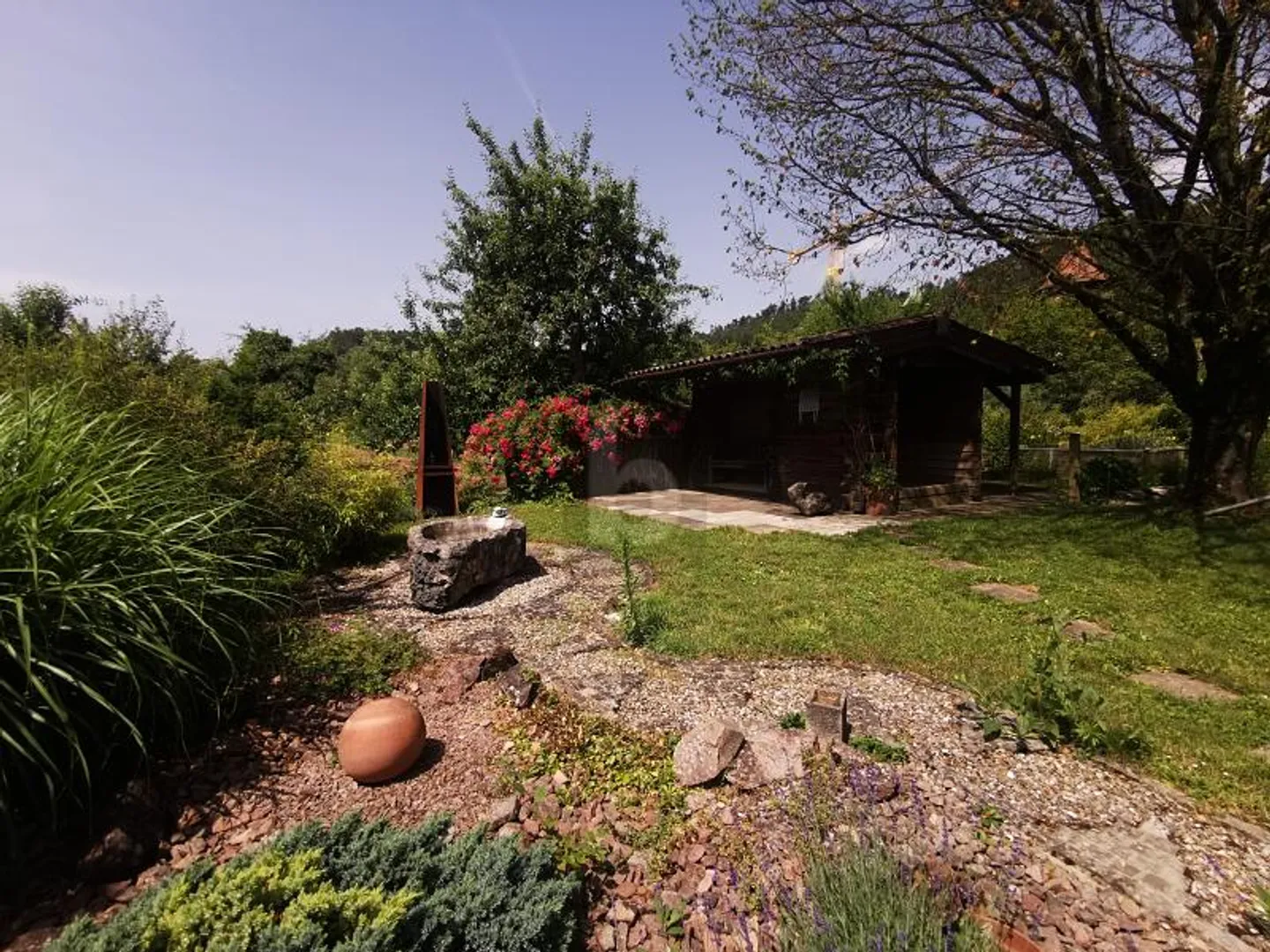 SPACIOUS, RUSTIC WITH MANY EXTRAS - Photo 5 of 6