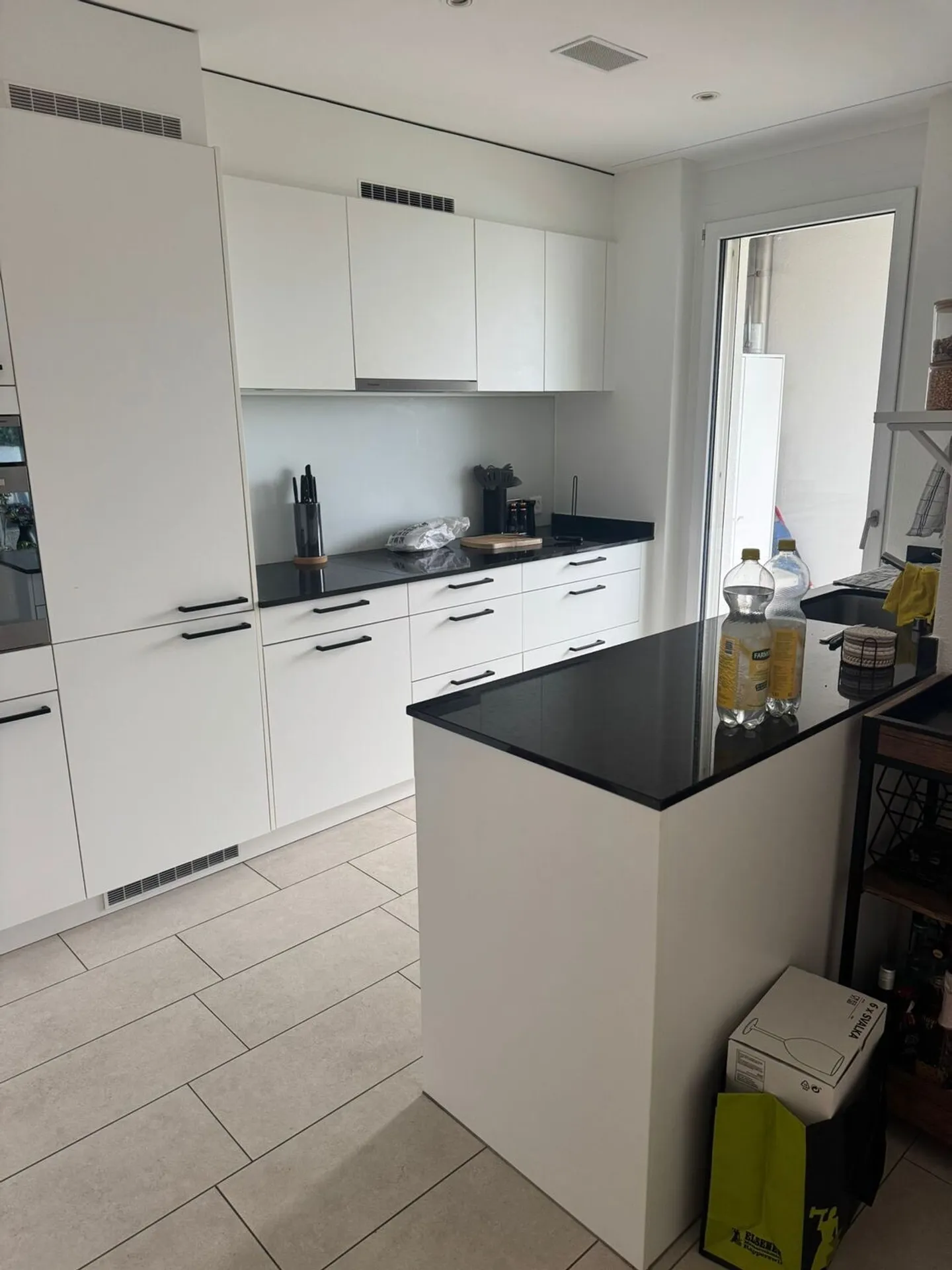 Helle Wohnung mit grossem Balkon - Foto 3 von 10