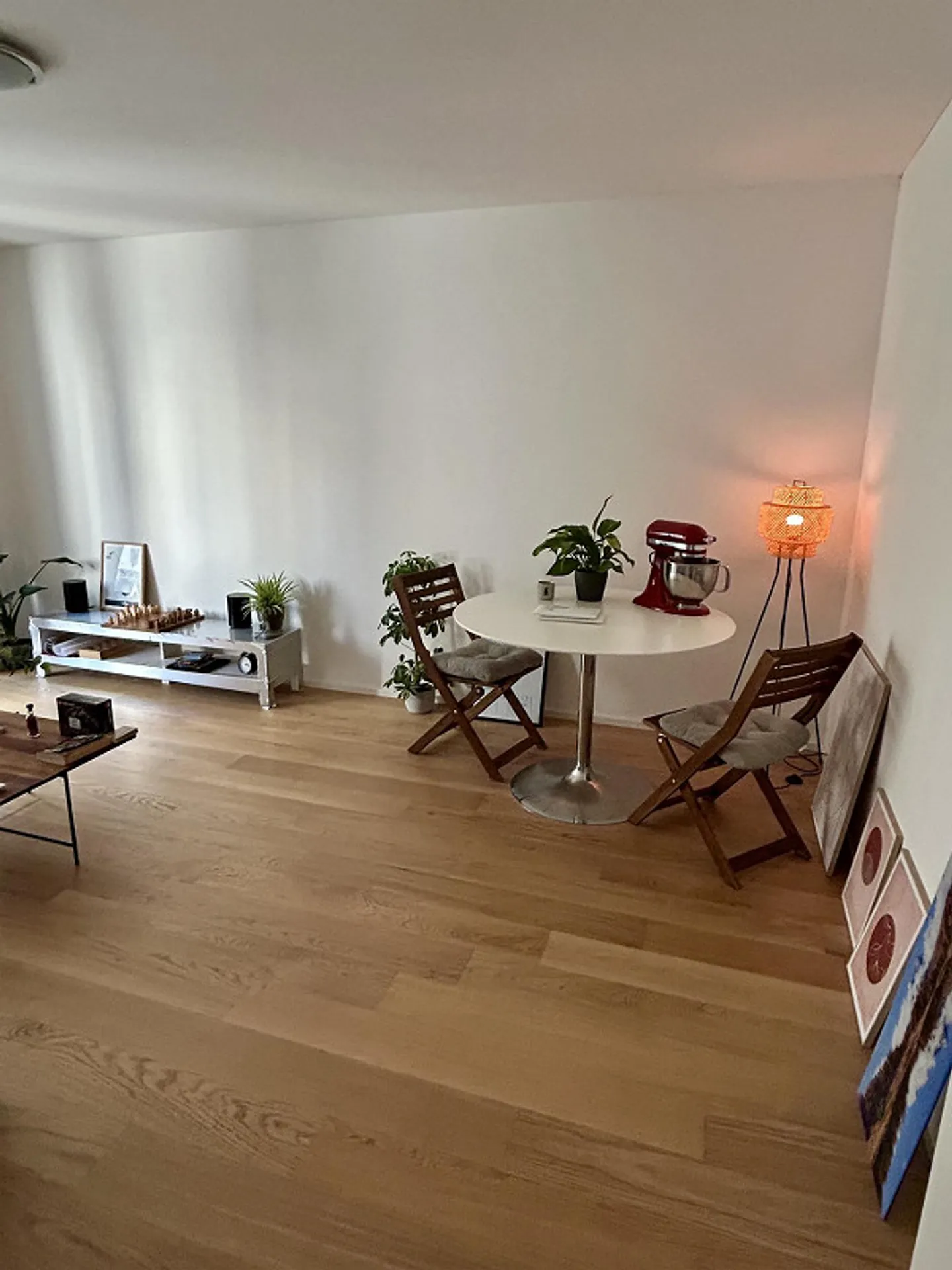 Modern, central apartment near Wiedikon train station (6 months from Feb 2026) - Photo 2 of 14