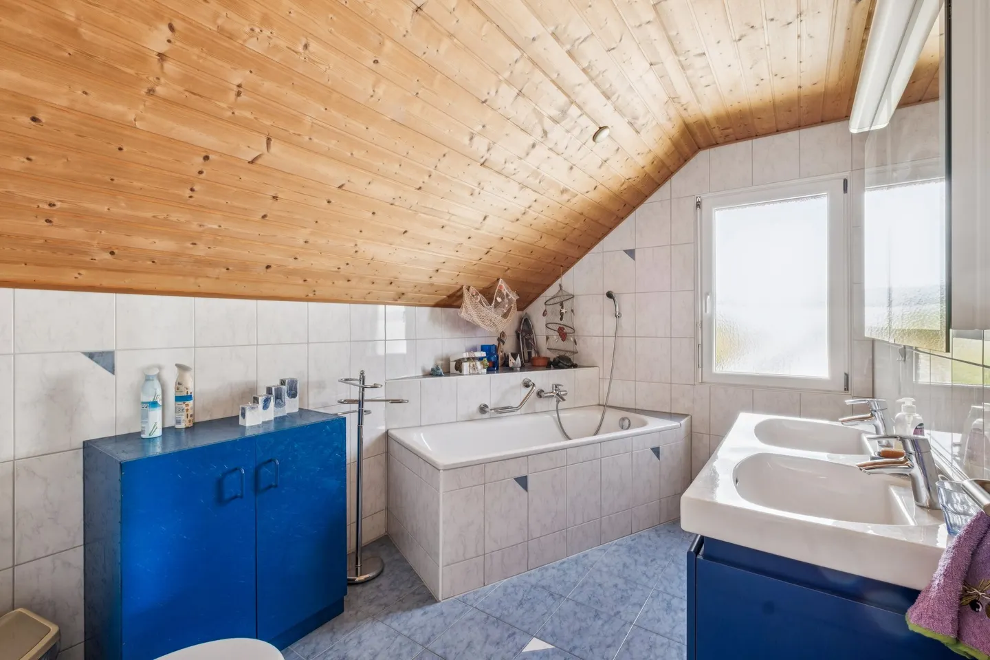 Detached living with 160 m², garden and panoramic view - Photo 9 of 13