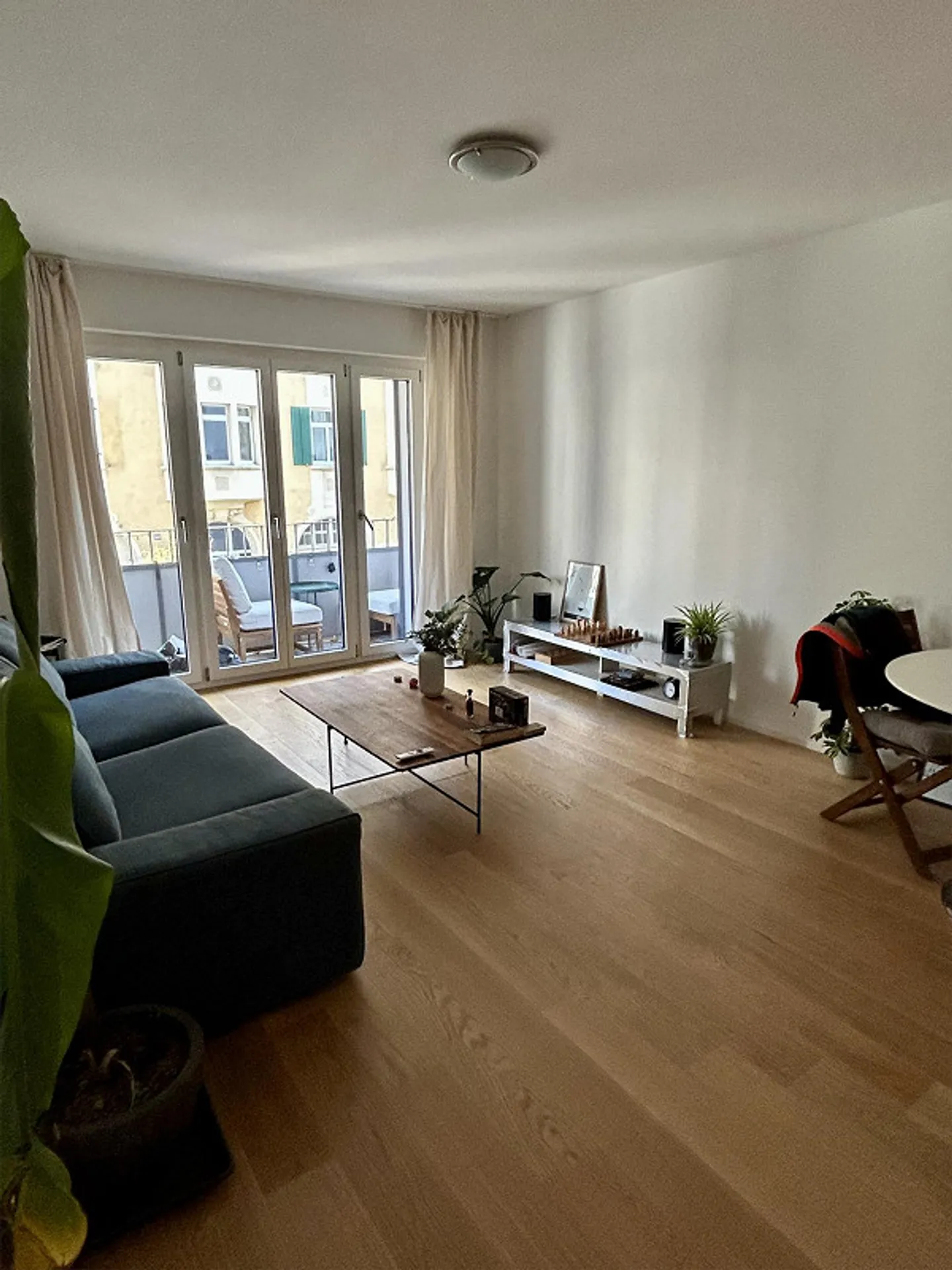 Modern, central apartment near Wiedikon train station (6 months from Feb 2026) - Photo 1 of 14