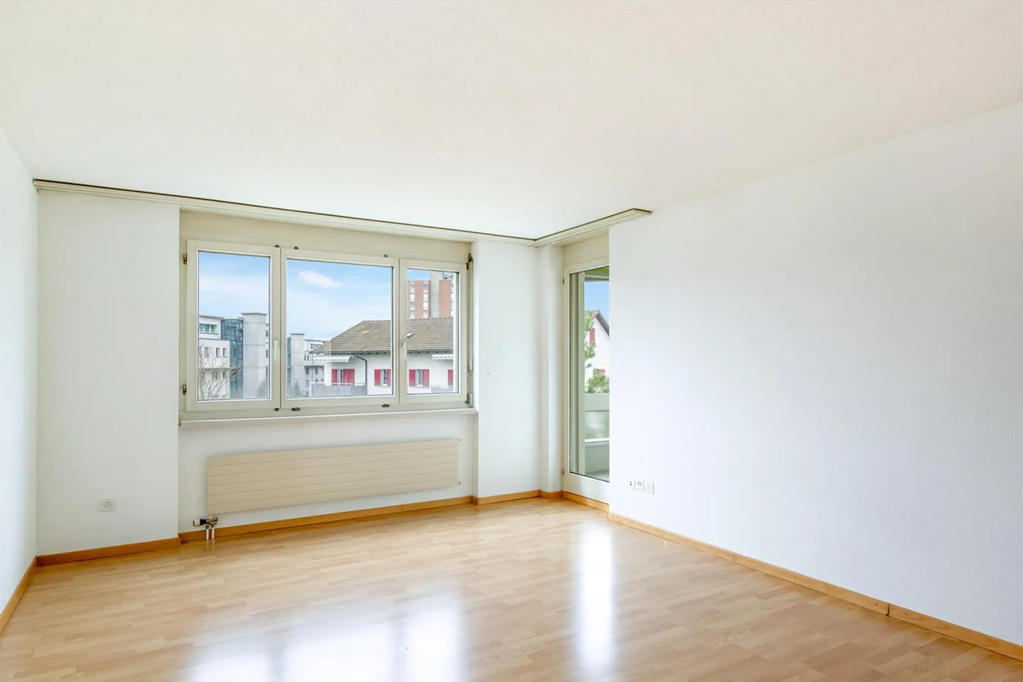 Charmante Wohnung in Suhr - Foto 2 von 8